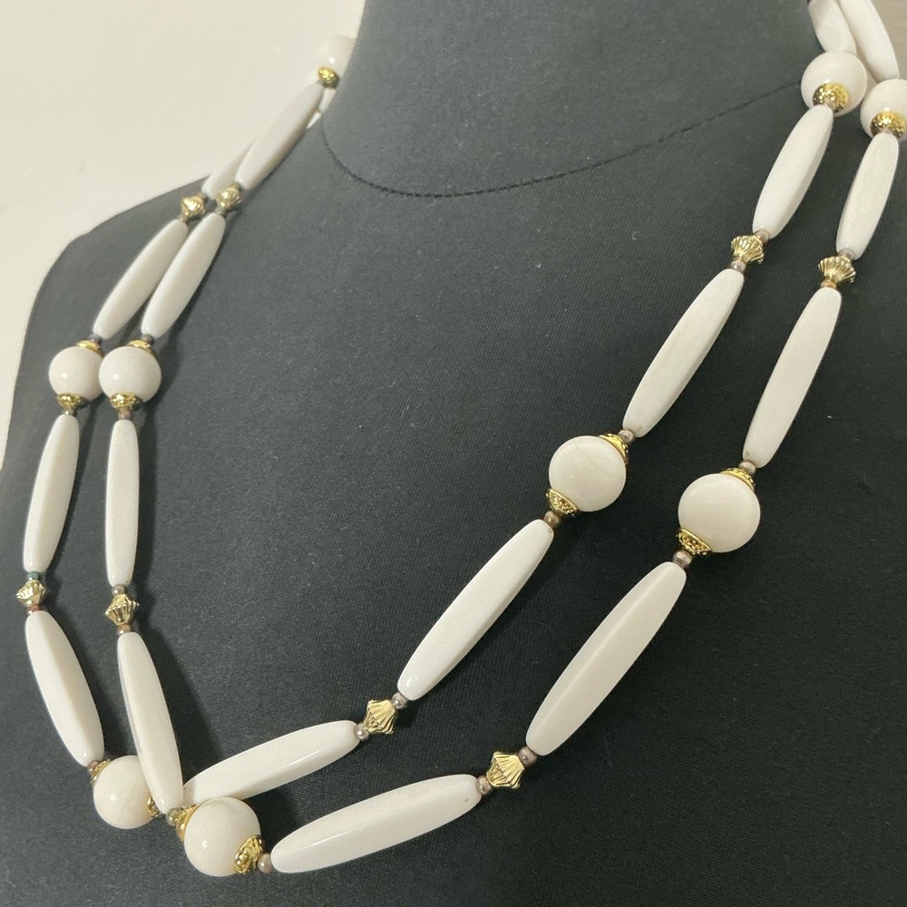 Elegant White and Gold Beaded Necklace